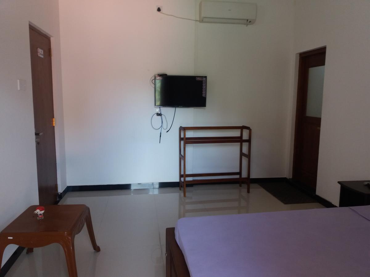 Amawin Resort Hambantota Exterior photo